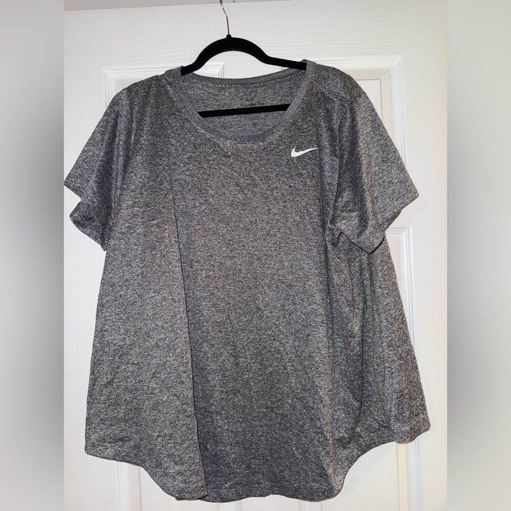 Nike Women's Heather Gray Short Sleeve Tee